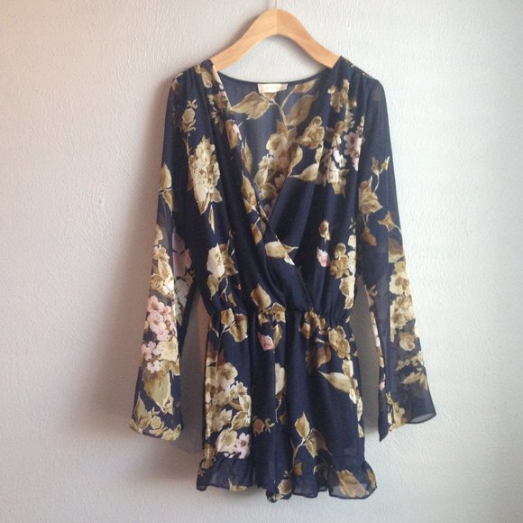 Altar'd State Pants - 4/$25 Altar'd State Floral Romper Sz S EUC